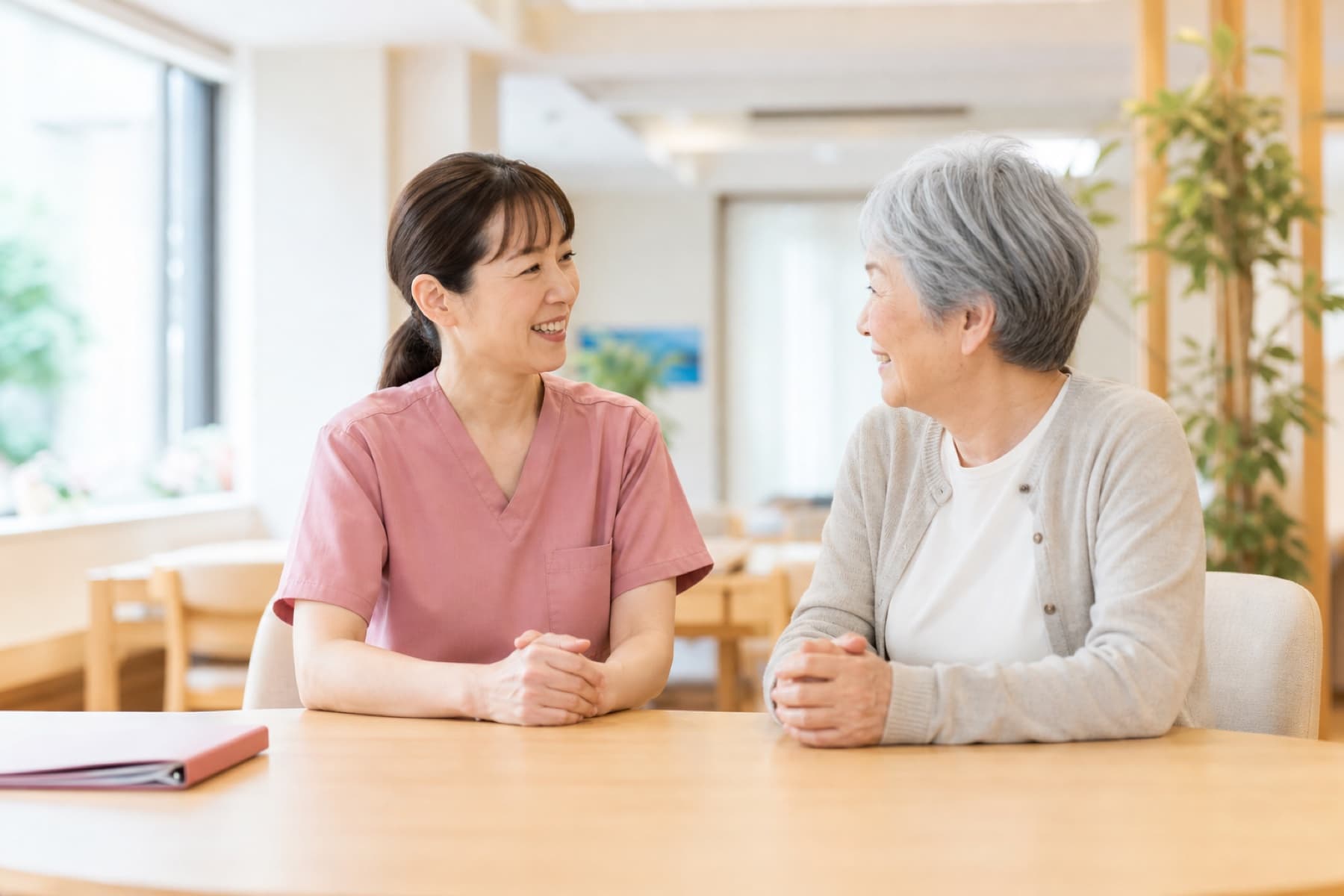 事務の負担を減らし利用者と向き合う介護職員